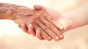 Mediación familiar para el cuidado de las personas mayores